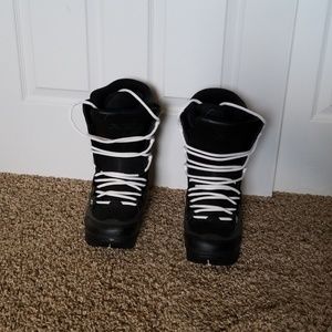 Ride snowboards Size 9.5 black & white boots